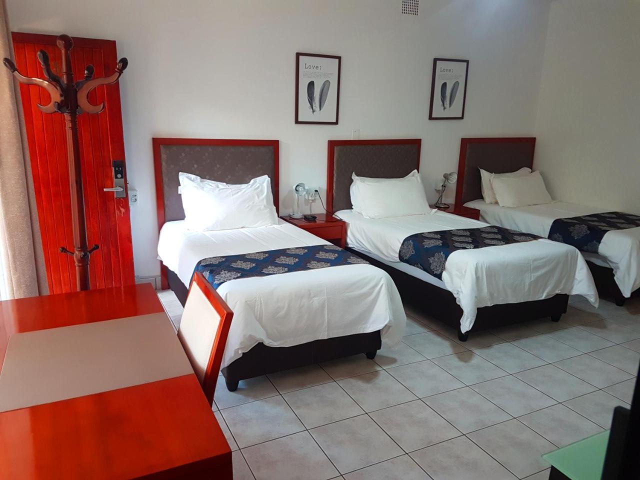 Hotel Pension Steiner Windhoek Kültér fotó