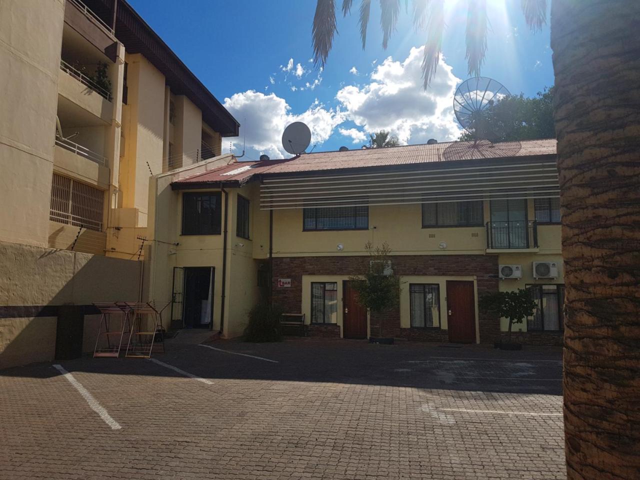 Hotel Pension Steiner Windhoek Kültér fotó
