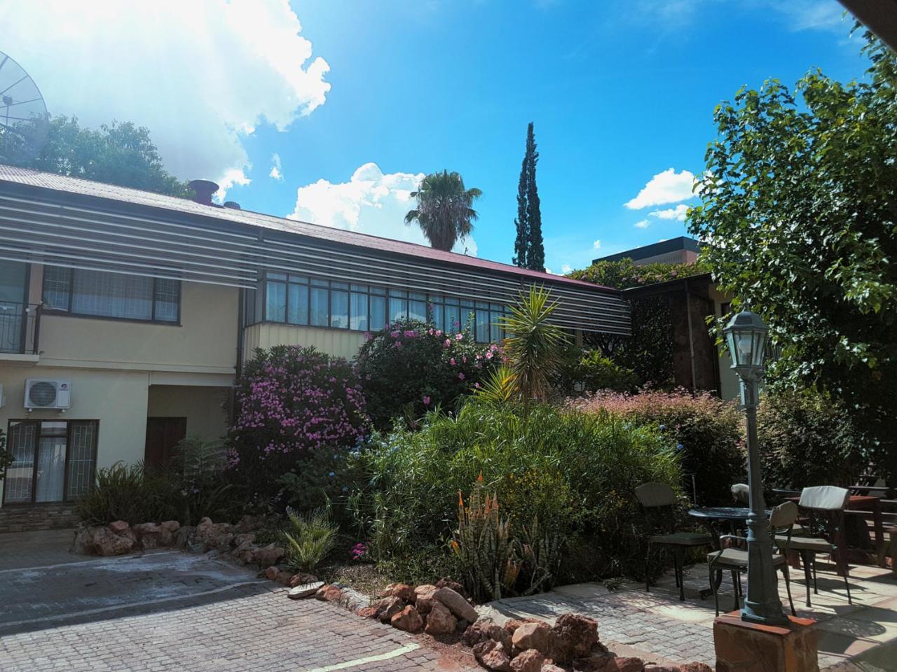 Hotel Pension Steiner Windhoek Kültér fotó
