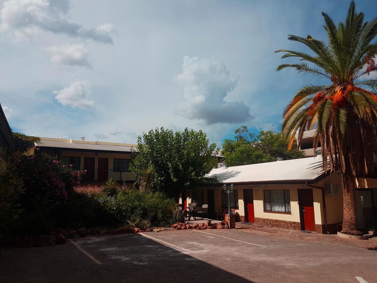 Hotel Pension Steiner Windhoek Kültér fotó